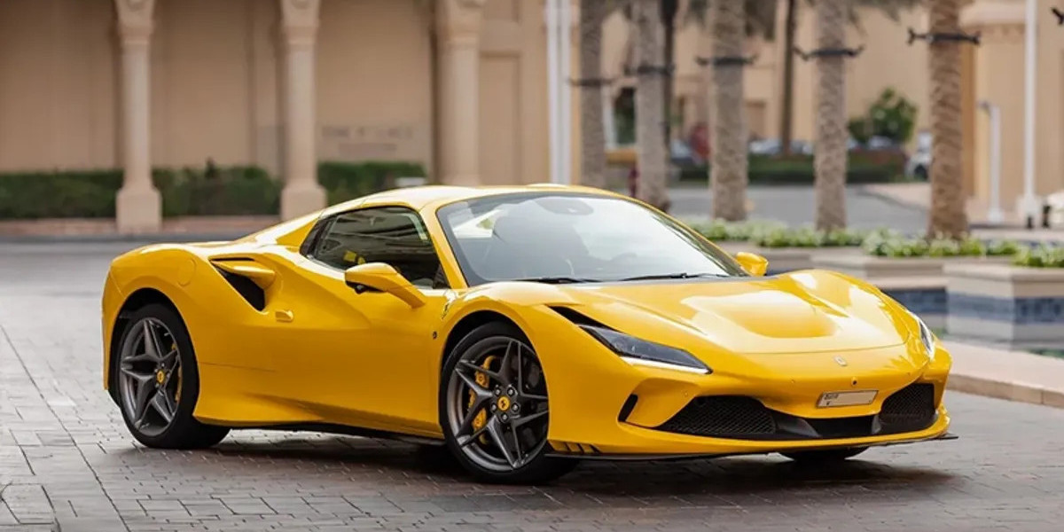Indulge in Opulence: Experiencing Dubai with Luxury Car Rental